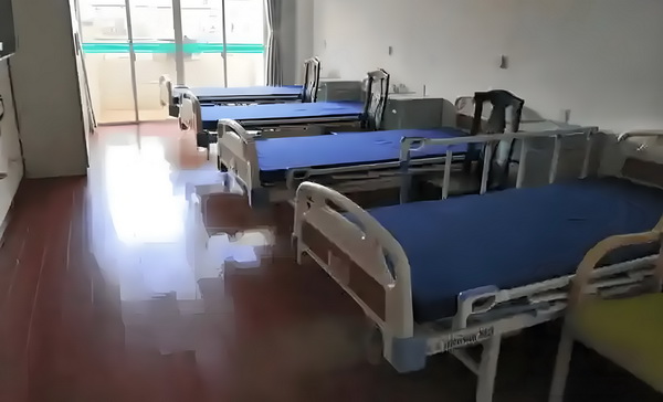 豪门千金奉旨穿越：四嫁酷王爷
